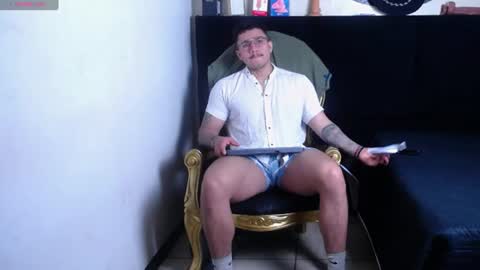 Snapshot of sweettguy_ chatting on 06-27-26, 06:35 Jei online show from 06-27-26, 06:35