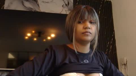 Snapshot of sweetwhisper4u chatting on 05-30-26, 05:37 katie online show from 05-30-26, 05:37