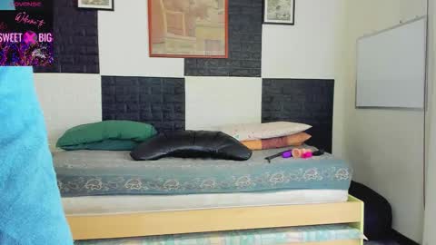 Snapshot of sweetxbig chatting on 10-13-25, 01:44 Alyssa Matt . Nice to meet you thumb up me please its important online show from 10-13-25, 01:44