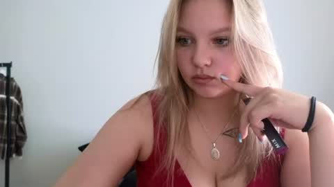Snapshot of sweety_bettyyy chatting on 07-20-26, 06:28 Betty online show from 07-20-26, 06:28