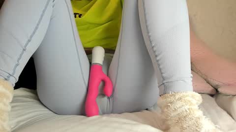 Mia online show from 01-21-25, 11:24