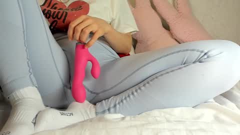 Mia online show from 02-07-25, 12:53