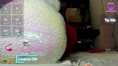 Mia online show from 04-10-26, 08:35