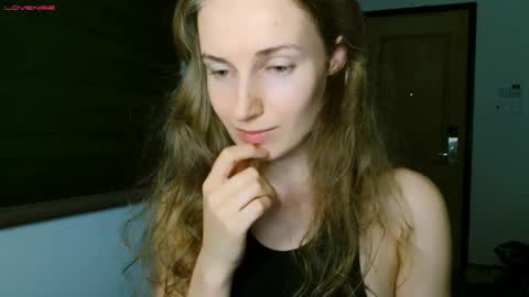 sweety_fruits online show from 02-25-25, 05:25