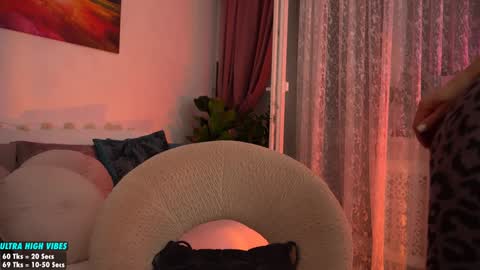 Snapshot of sweety_rinushka_ chatting on 01-08-25, 03:17 Katerina online show from 01-08-25, 03:17