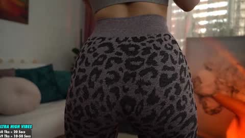 Snapshot of sweety_rinushka_ chatting on 01-12-25, 01:05 Katerina online show from 01-12-25, 01:05