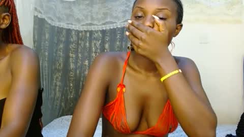 Snapshot of sweety_spixxy chatting on 04-28-26, 02:27 Dolly online show from 04-28-26, 02:27