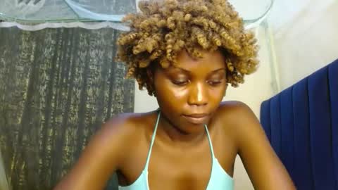 Snapshot of sweety_spixxy chatting on 05-14-26, 08:32 Dolly online show from 05-14-26, 08:32