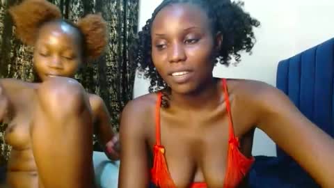 Snapshot of sweety_spixxy chatting on 05-18-26, 06:03 Dolly online show from 05-18-26, 06:03