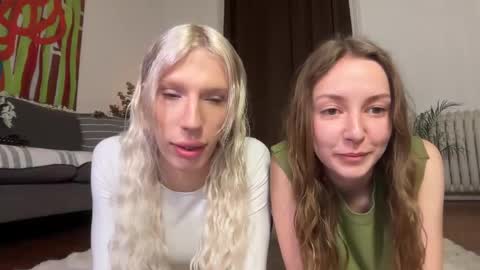 Lily online show from 04-19-26, 09:52