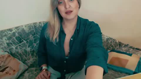 Snapshot of sweetyliza chatting on 06-18-26, 07:07 Liza online show from 06-18-26, 07:07