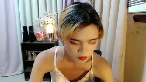 Snapshot of sweetytrannygirlxx chatting on 12-18-24, 05:04 Megan online show from 12-18-24, 05:04