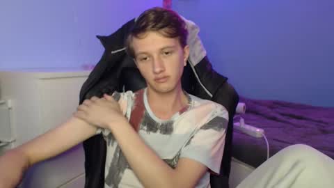 Snapshot of swetieecharmm chatting on 01-11-26, 07:52 Cat online show from 01-11-26, 07:52