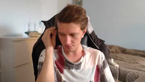 Snapshot of swetieecharmm chatting on 01-13-26, 09:03 Cat online show from 01-13-26, 09:03