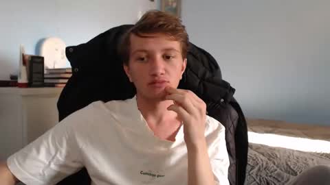 Cat online show from 01-17-26, 12:43