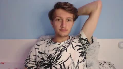 Cat online show from 02-17-26, 05:19