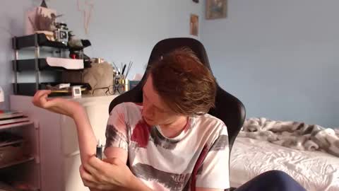 Cat online show from 04-16-26, 08:37