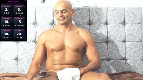 Snapshot of swimmer_summer chatting on 12-17-24, 11:38 ------- Hi Im Willy follow me do not forget to put the thumb up online show from 12-17-24, 11:38