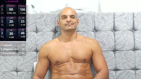 Snapshot of swimmer_summer chatting on 01-03-25, 01:16 ------- Hi Im Willy follow me do not forget to put the thumb up online show from 01-03-25, 01:16