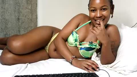 Snapshot of swt_bby chatting on 07-01-26, 12:51 swt_bby online show from 07-01-26, 12:51