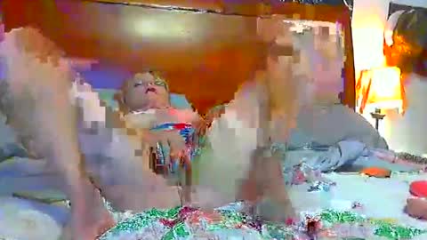 Snapshot of swt_petite_jen1 chatting on 06-04-26, 11:33 swt_petite_jen1 online show from 06-04-26, 11:33