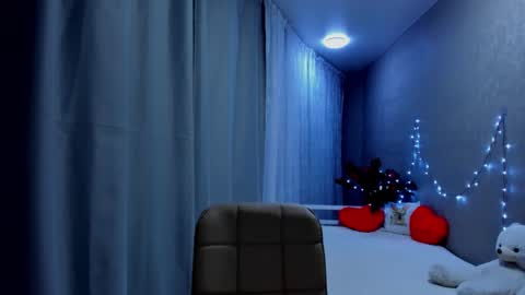 Snapshot of swweetangel chatting on 12-29-24, 01:02 Ana online show from 12-29-24, 01:02