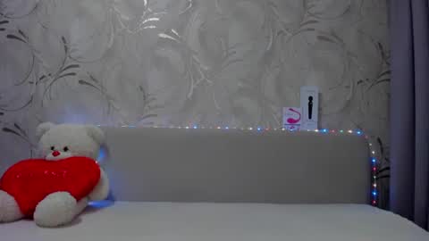 Snapshot of swweetangel chatting on 02-26-25, 02:04 Ana online show from 02-26-25, 02:04