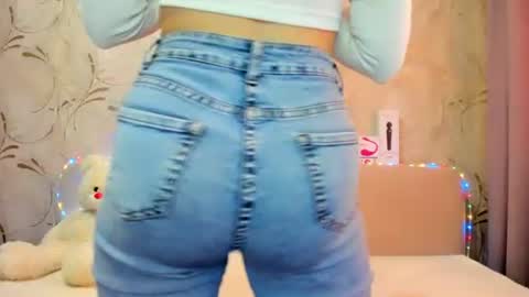 Snapshot of swweetangel chatting on 03-06-25, 03:46 Ana online show from 03-06-25, 03:46