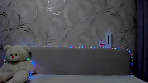 Snapshot of swweetangel chatting on 03-08-25, 01:28 Ana online show from 03-08-25, 01:28