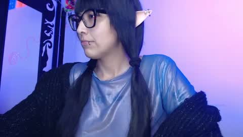 Snapshot of sxdbxtch chatting on 06-11-26, 01:38 Alice Phantom online show from 06-11-26, 01:38