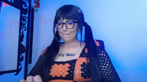 Snapshot of sxdbxtch chatting on 06-23-26, 01:58 Alice Phantom online show from 06-23-26, 01:58