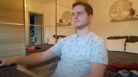 syl092 online show from 01-30-25, 04:34