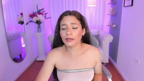 Snapshot of sylvana_cox chatting on 06-20-26, 05:32 sylvana online show from 06-20-26, 05:32