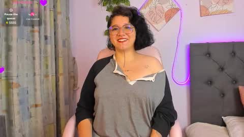 Snapshot of sylvara_bx chatting on 02-09-26, 12:31 online show from 02-09-26, 12:31