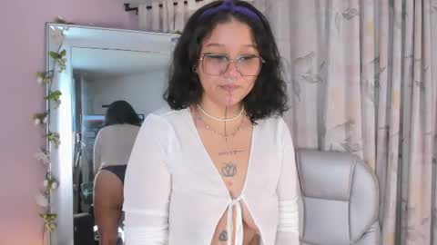 Snapshot of sylvara_bx chatting on 07-09-26, 12:42 online show from 07-09-26, 12:42