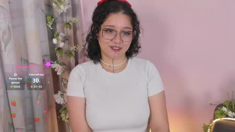 Snapshot of sylvara_bx chatting on 07-14-26, 12:33 online show from 07-14-26, 12:33