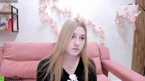 Snapshot of sylvia_ortiz chatting on 09-15-25, 08:03 Sylvia online show from 09-15-25, 08:03