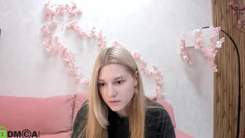 Snapshot of sylvia_ortiz chatting on 09-19-25, 09:32 Sylvia online show from 09-19-25, 09:32