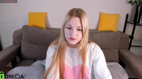 Snapshot of sylvia_ortiz chatting on 10-10-25, 09:41 Sylvia online show from 10-10-25, 09:41