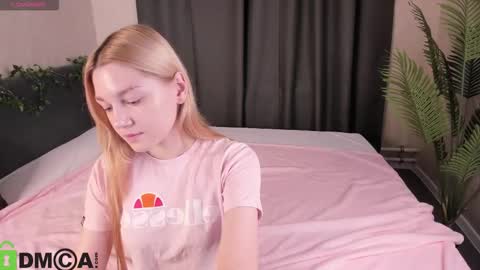 Snapshot of sylvia_ortiz chatting on 11-02-25, 01:08 Sylvia online show from 11-02-25, 01:08