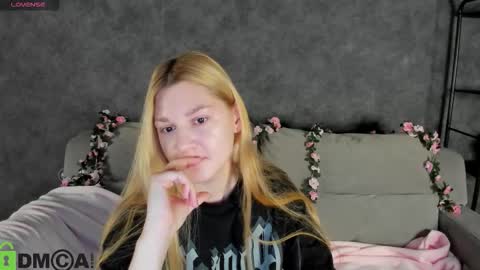 Snapshot of sylvia_ortiz chatting on 11-09-25, 01:04 Sylvia online show from 11-09-25, 01:04