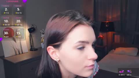 Snapshot of synne_glows chatting on 09-10-25, 07:08 Eva online show from 09-10-25, 07:08