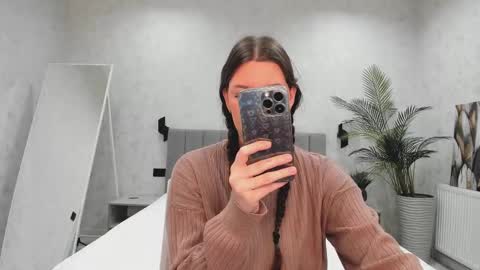 Mila online show from 02-16-26, 02:29