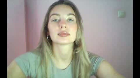 Snapshot of syrami chatting on 06-15-26, 09:22 syrami online show from 06-15-26, 09:22