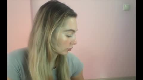 Snapshot of syrami chatting on 06-18-26, 01:04 syrami online show from 06-18-26, 01:04
