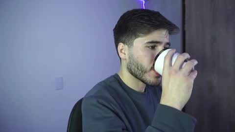 t0ny_wylie online show from 12-21-24, 08:07