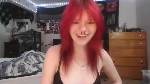 Snapshot of t3mpor4rybliss chatting on 12-19-25, 05:58 t3mpor4rybliss online show from 12-19-25, 05:58