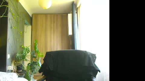 Snapshot of t_huracane chatting on 05-11-26, 05:24 Huracane online show from 05-11-26, 05:24