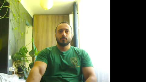 Snapshot of t_huracane chatting on 05-13-26, 07:39 Huracane online show from 05-13-26, 07:39