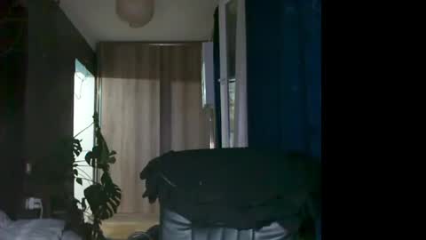 Snapshot of t_huracane chatting on 05-21-26, 06:26 Huracane online show from 05-21-26, 06:26